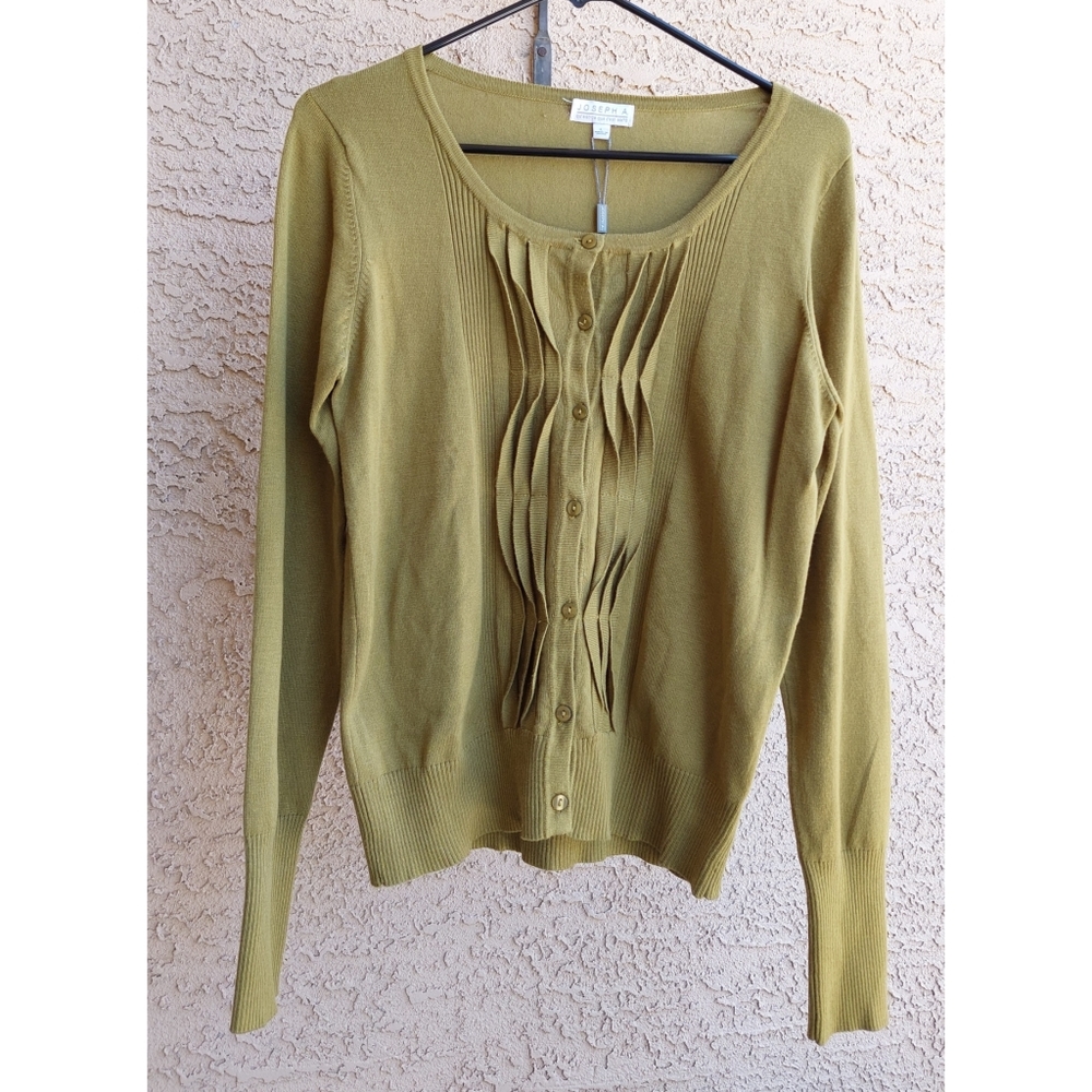 NWT Joseph A. Button front Sweater Blouse. SZ Larg